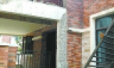 买栋别墅还没入住邻居违建遮光她拒绝接房