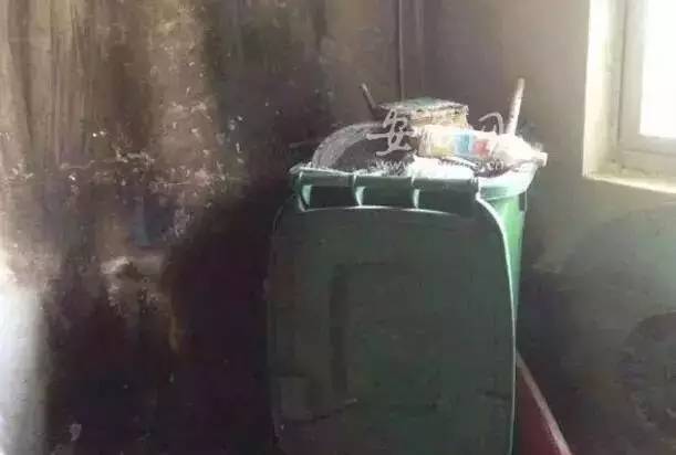 小区楼道堆杂物，谋的是私利，害的是性命！(图4)