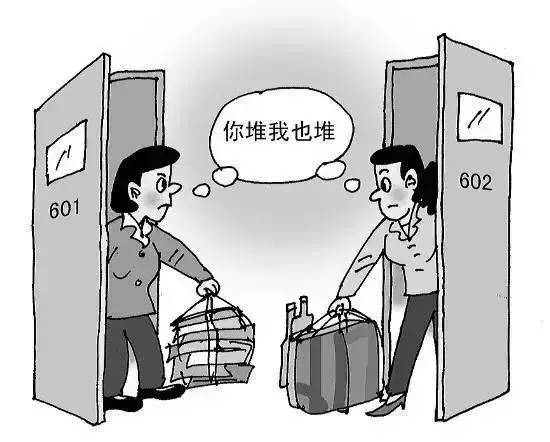 小区楼道堆杂物，谋的是私利，害的是性命！(图7)